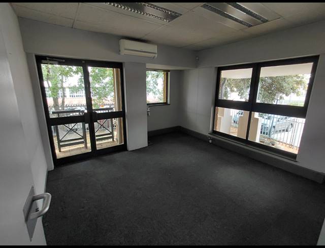 494M² OFFICE TO LET IN RANDJESPARK